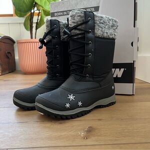 Baffin Avery Junior size 4